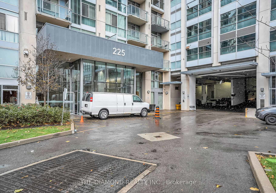 225-webb-drive-mississauga-ontario-w12585782