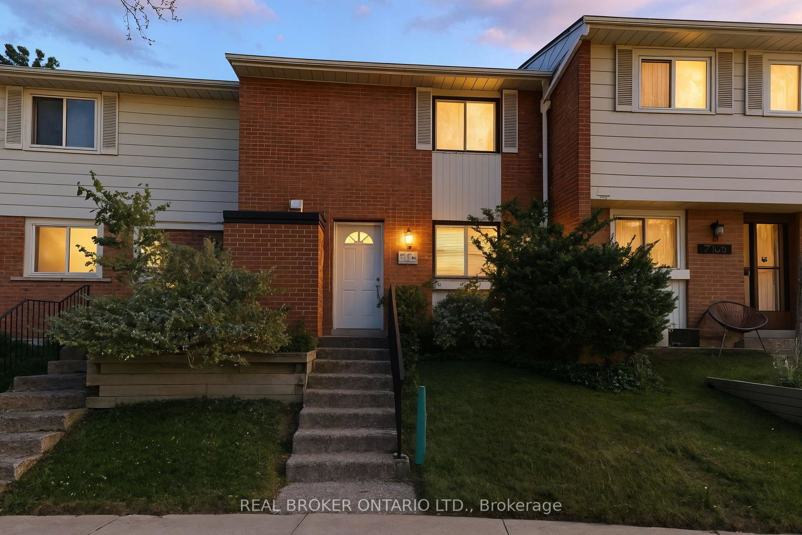 2107-marine-drive-oakville-ontario-w12586132