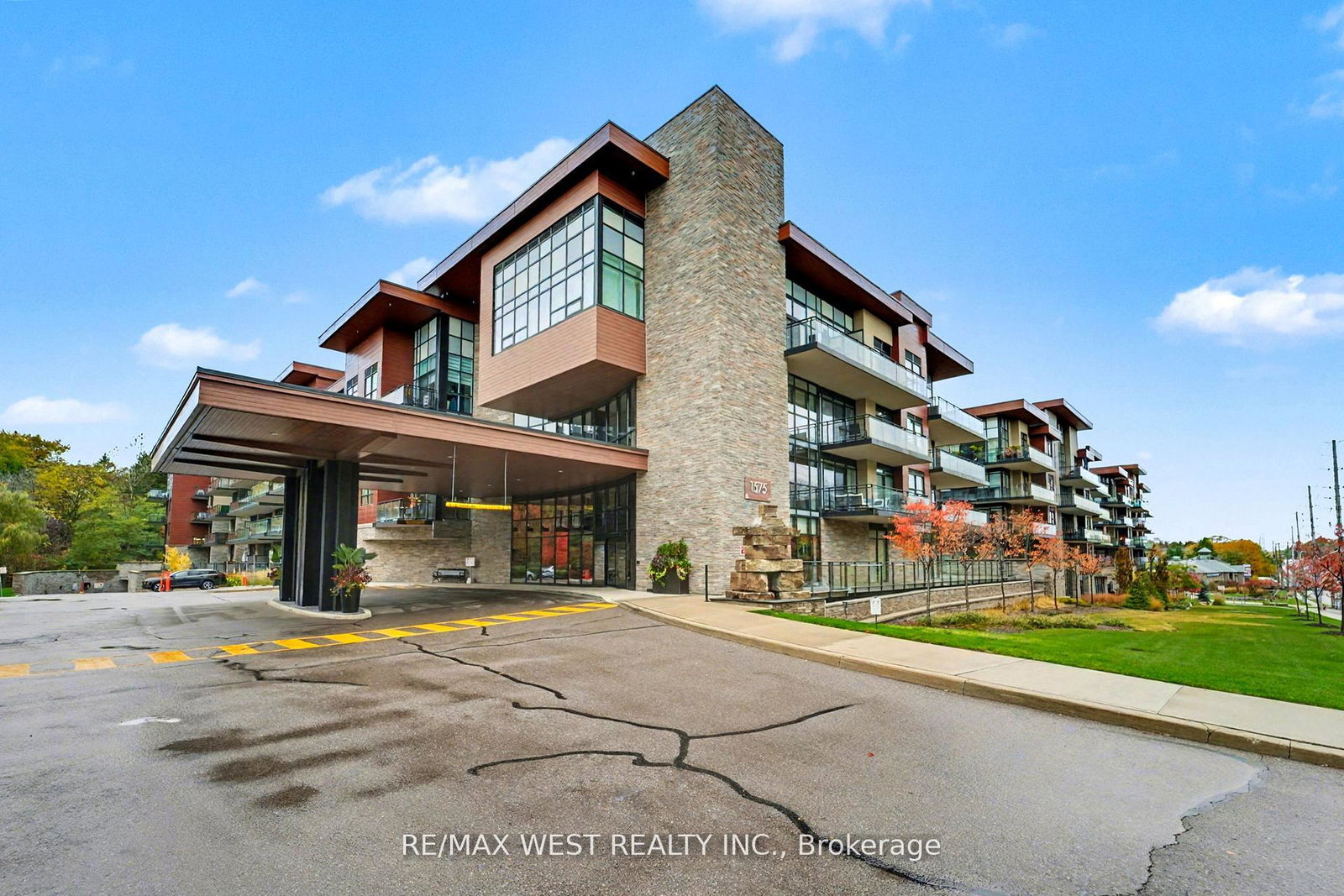 1575-lakeshore-road-mississauga-ontario-w12586366