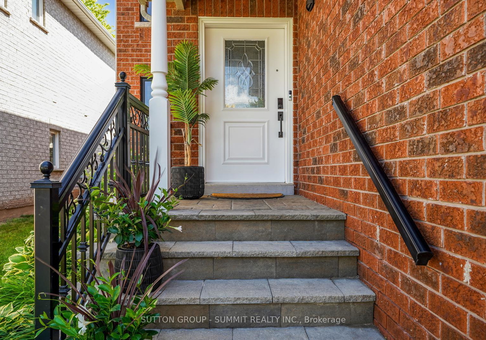2413-gladstone-avenue-oakville-ontario-w12586986