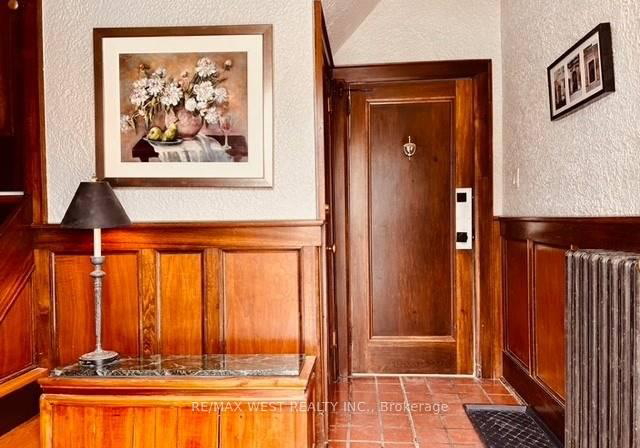 27-oakview-avenue-toronto-ontario-w12587090