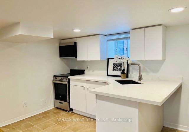 27-oakview-avenue-toronto-ontario-w12587090