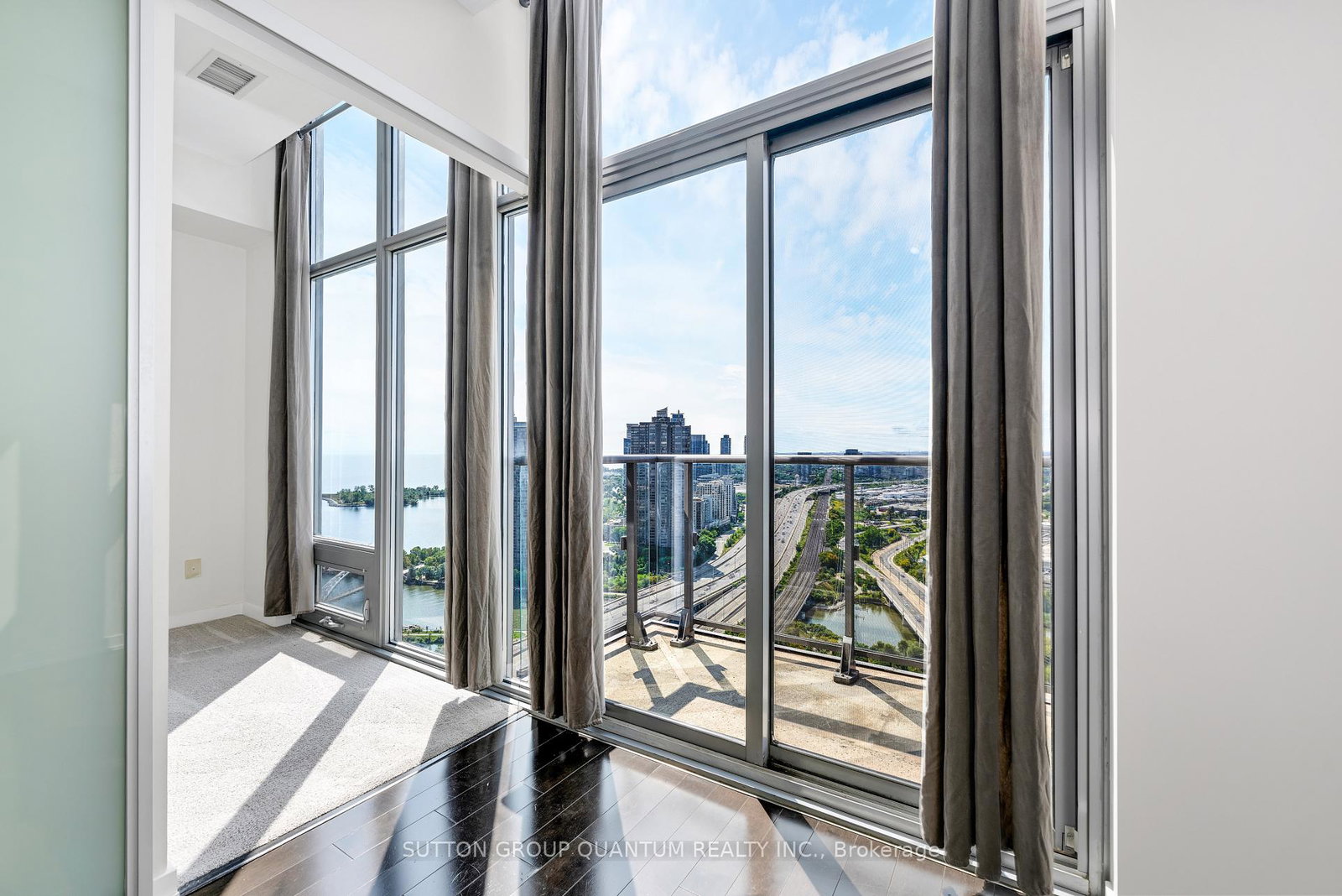 105-the-queensway-toronto-ontario-w12587318