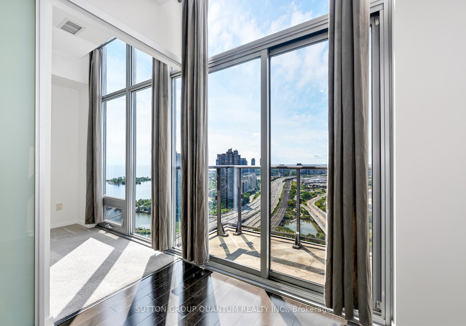105-the-queensway-toronto-ontario-w12587318
