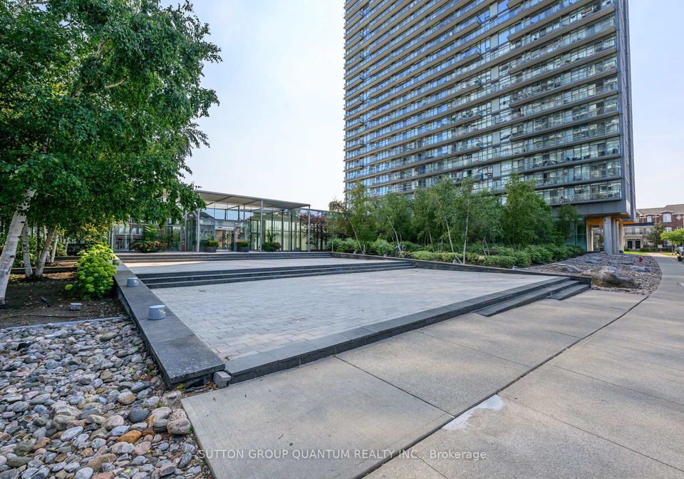 105-the-queensway-toronto-ontario-w12587318