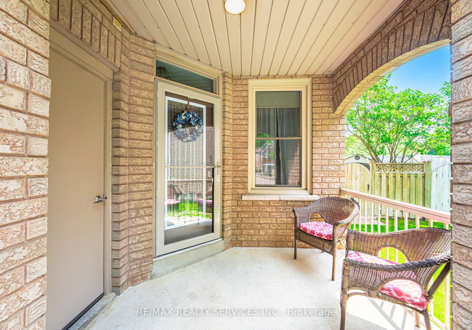 8-inwood-place-brampton-ontario-w12587412