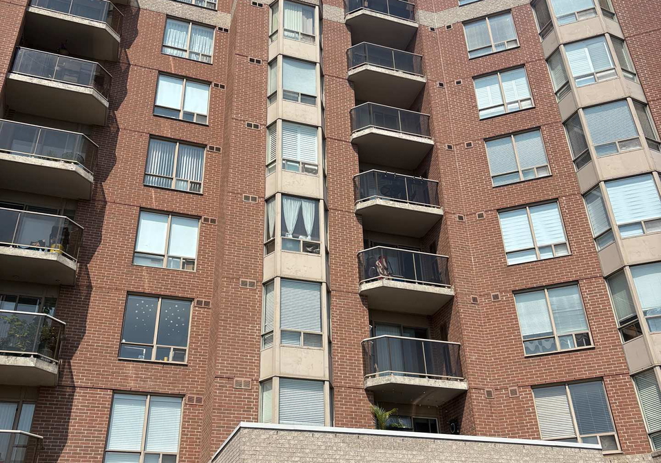 2088-lawrence-avenue-w-north-york-ontario-w12587434