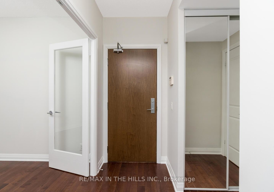 1055-southdown-road-mississauga-ontario-w12588008