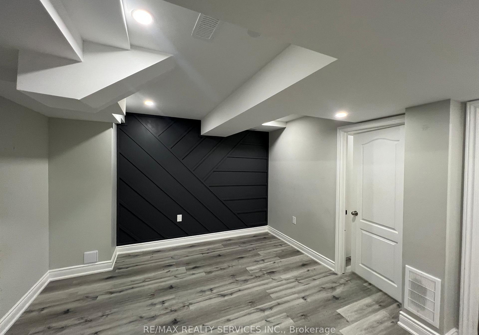 97-cobriza-crescent-se-brampton-ontario-w12588022