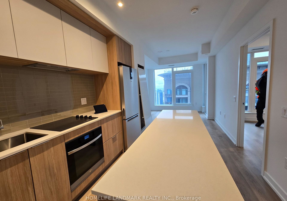 395-square-one-drive-mississauga-ontario-w12588280
