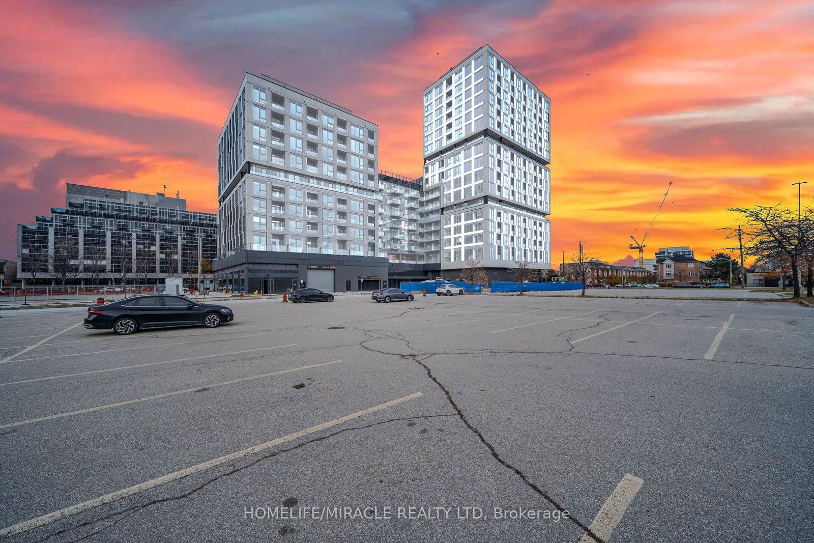 1007-the-queensway-etobicoke-ontario-w12588662