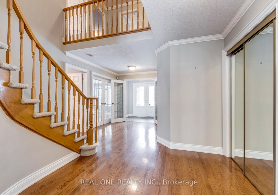1369-mapleridge-crescent-oakville-ontario-w12589124