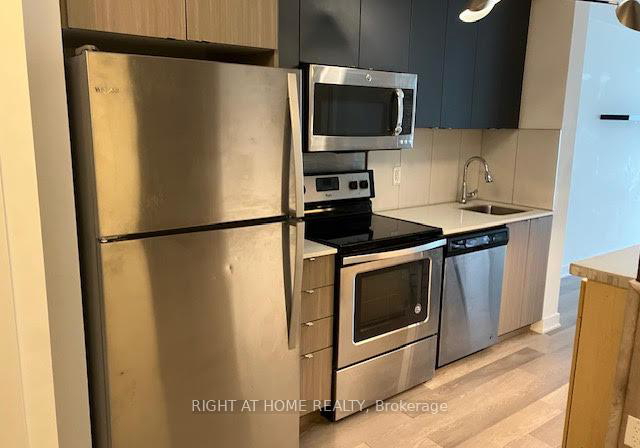 5240-dundas-street-burlington-ontario-w12589562