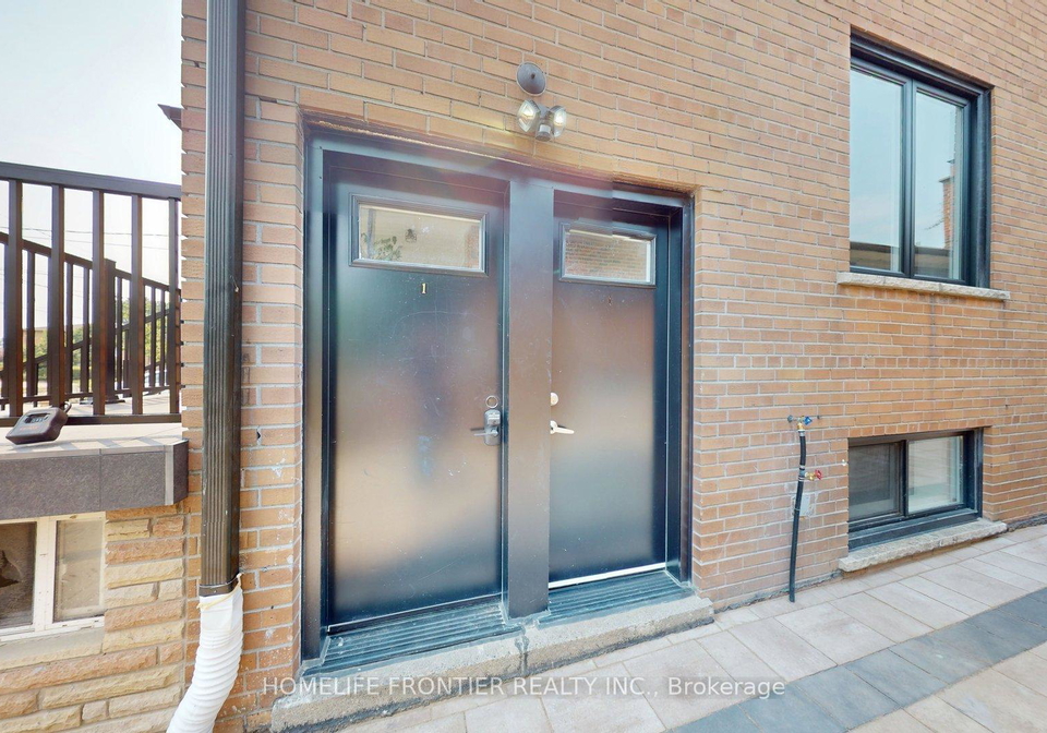 878-glencairn-avenue-north-york-ontario-w12589902