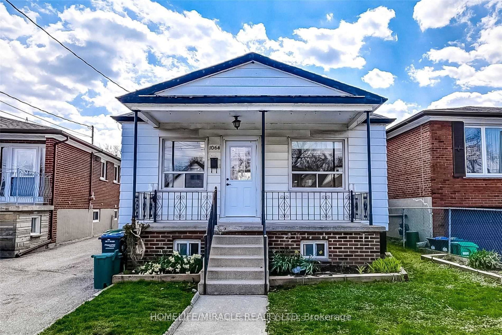 1064-westmount-avenue-mississauga-ontario-w12590816