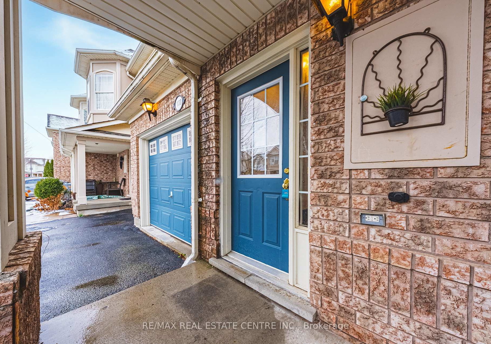 1133-barclay-circle-milton-ontario-w12590822