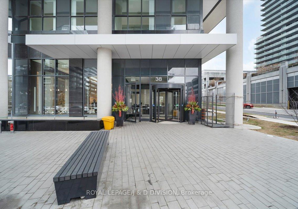 38-annie-craig-drive-etobicoke-ontario-w12591348