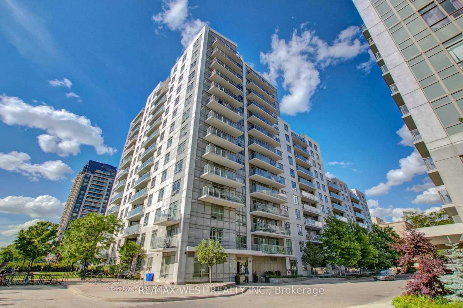 816-lansdowne-avenue-toronto-ontario-w12591898