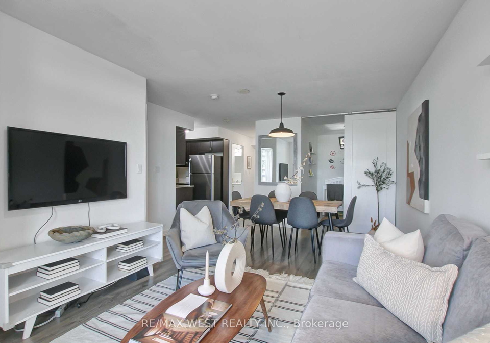 816-lansdowne-avenue-toronto-ontario-w12591898