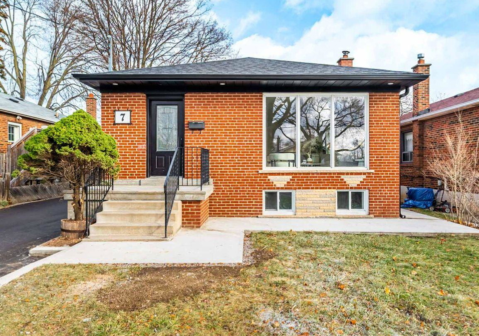 7-heatherglen-road-etobicoke-ontario-w12591924