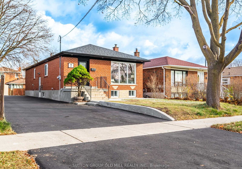7-heatherglen-road-etobicoke-ontario-w12591924