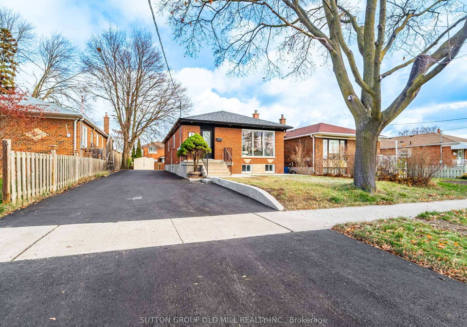 7-heatherglen-road-etobicoke-ontario-w12591924