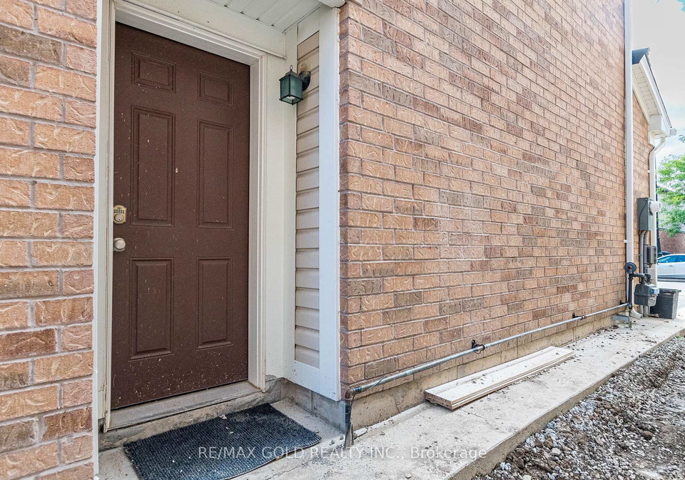 102-leadenhall-road-brampton-ontario-w12592442