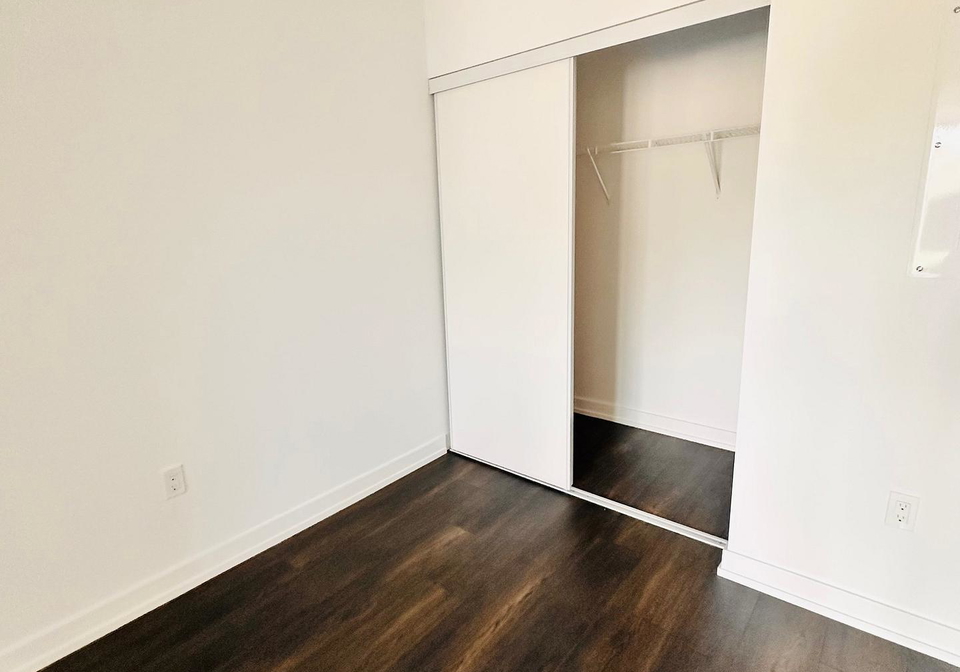 801-the-queensway-etobicoke-ontario-w12592446