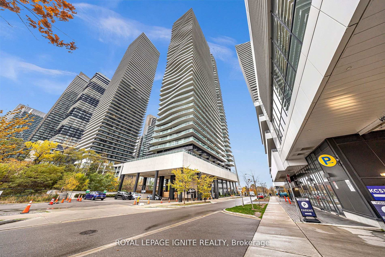 33-shore-breeze-drive-etobicoke-ontario-w12592518