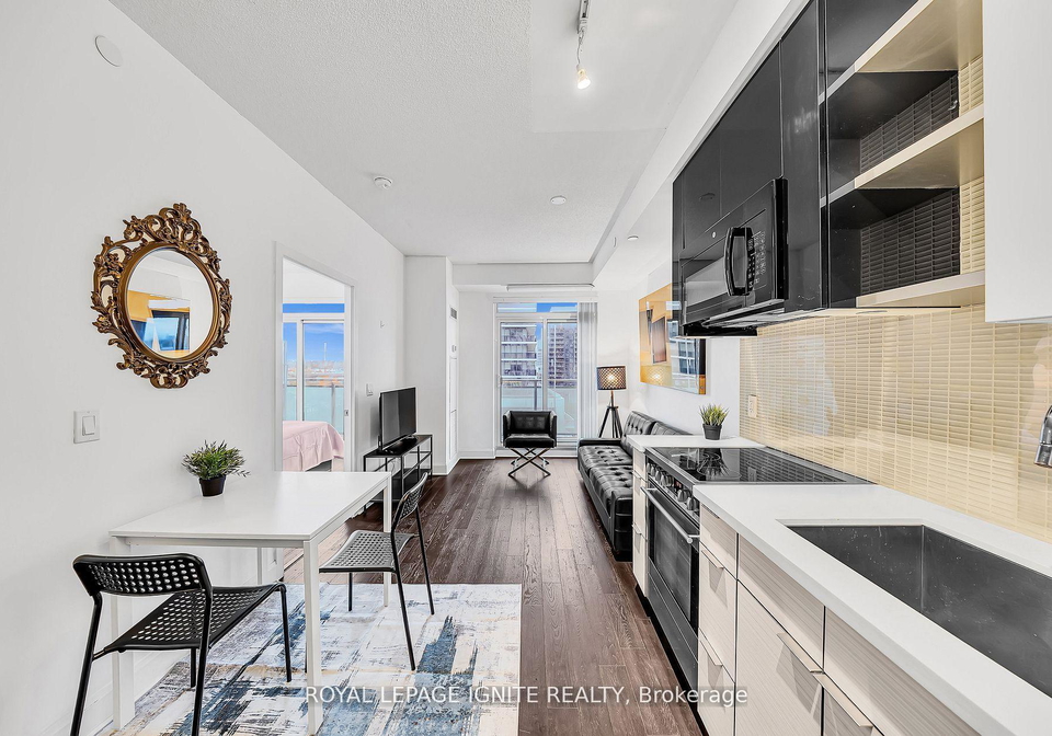 33-shore-breeze-drive-etobicoke-ontario-w12592518