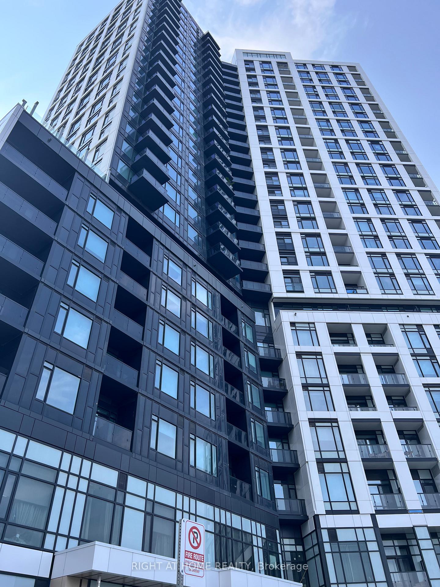 2495-eglinton-avenue-w-mississauga-ontario-w12592694