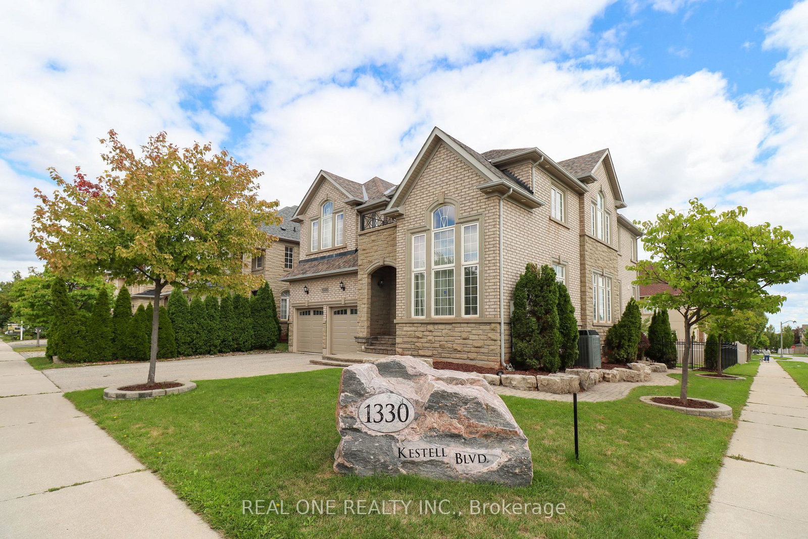 1330-kestell-boulevard-oakville-ontario-w12592928