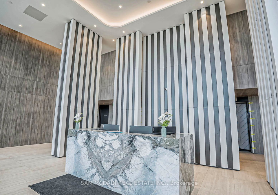 220-missinnihe-way-mississauga-ontario-w12594530