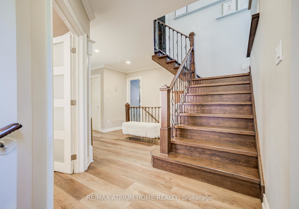 2095-grand-ravine-drive-oakville-ontario-w12594834