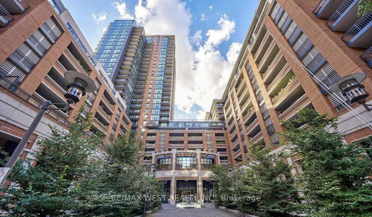 830-lawrence-avenue-w-north-york-ontario-w12594888