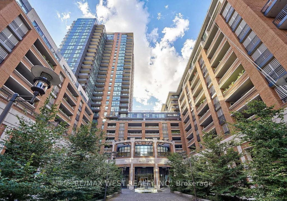 830-lawrence-avenue-w-north-york-ontario-w12594888