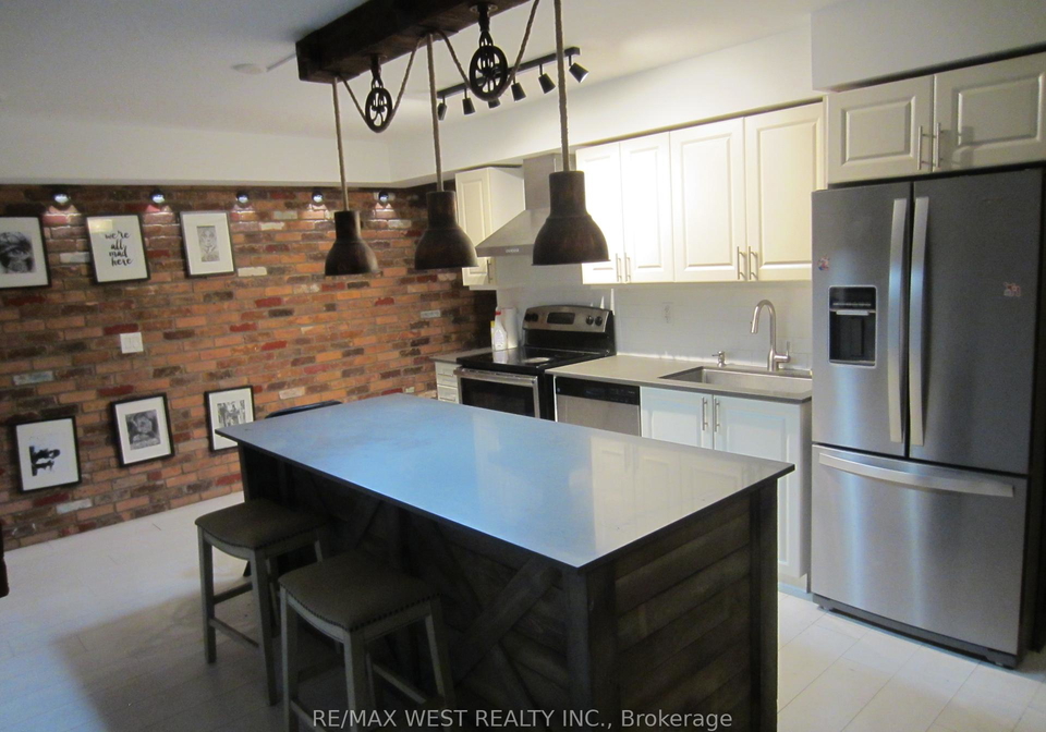 830-lawrence-avenue-w-north-york-ontario-w12594888