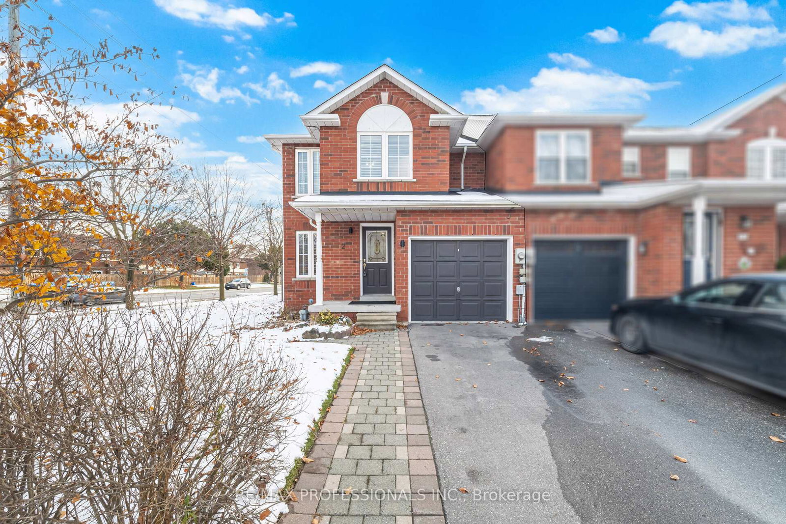 2-dawson-crescent-milton-ontario-w12595384