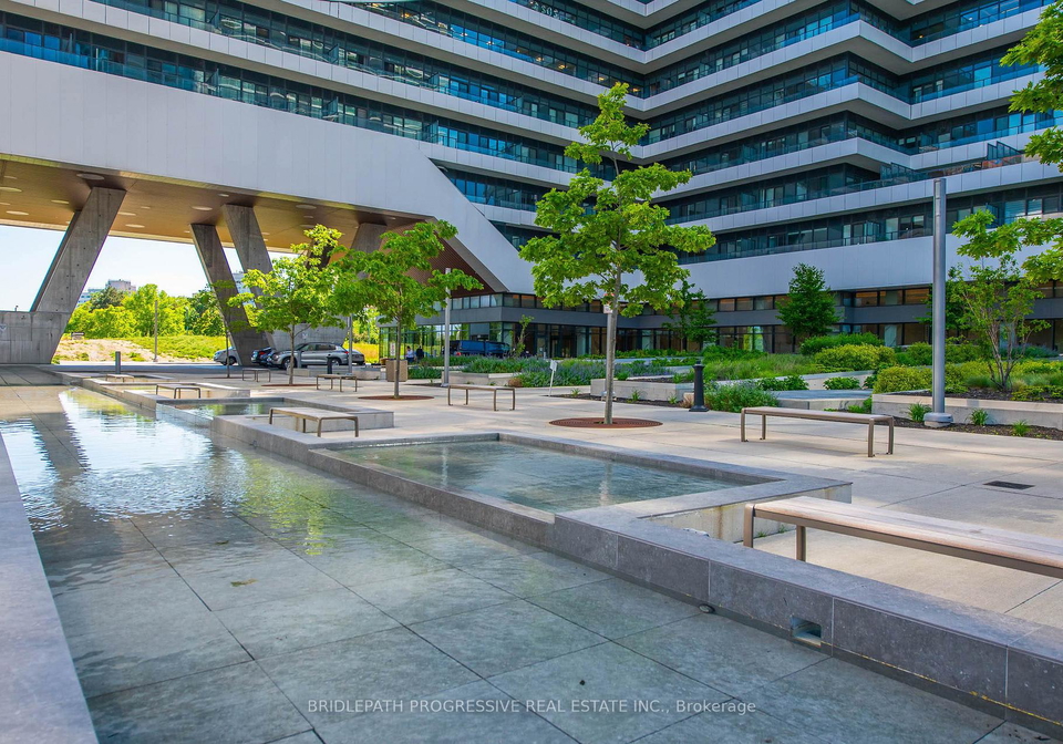 30-shore-breeze-drive-etobicoke-ontario-w12595560