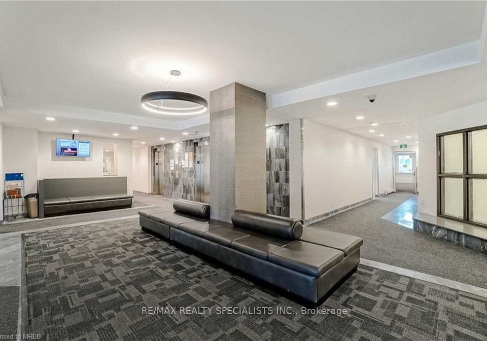 350-webb-drive-mississauga-ontario-w12595582