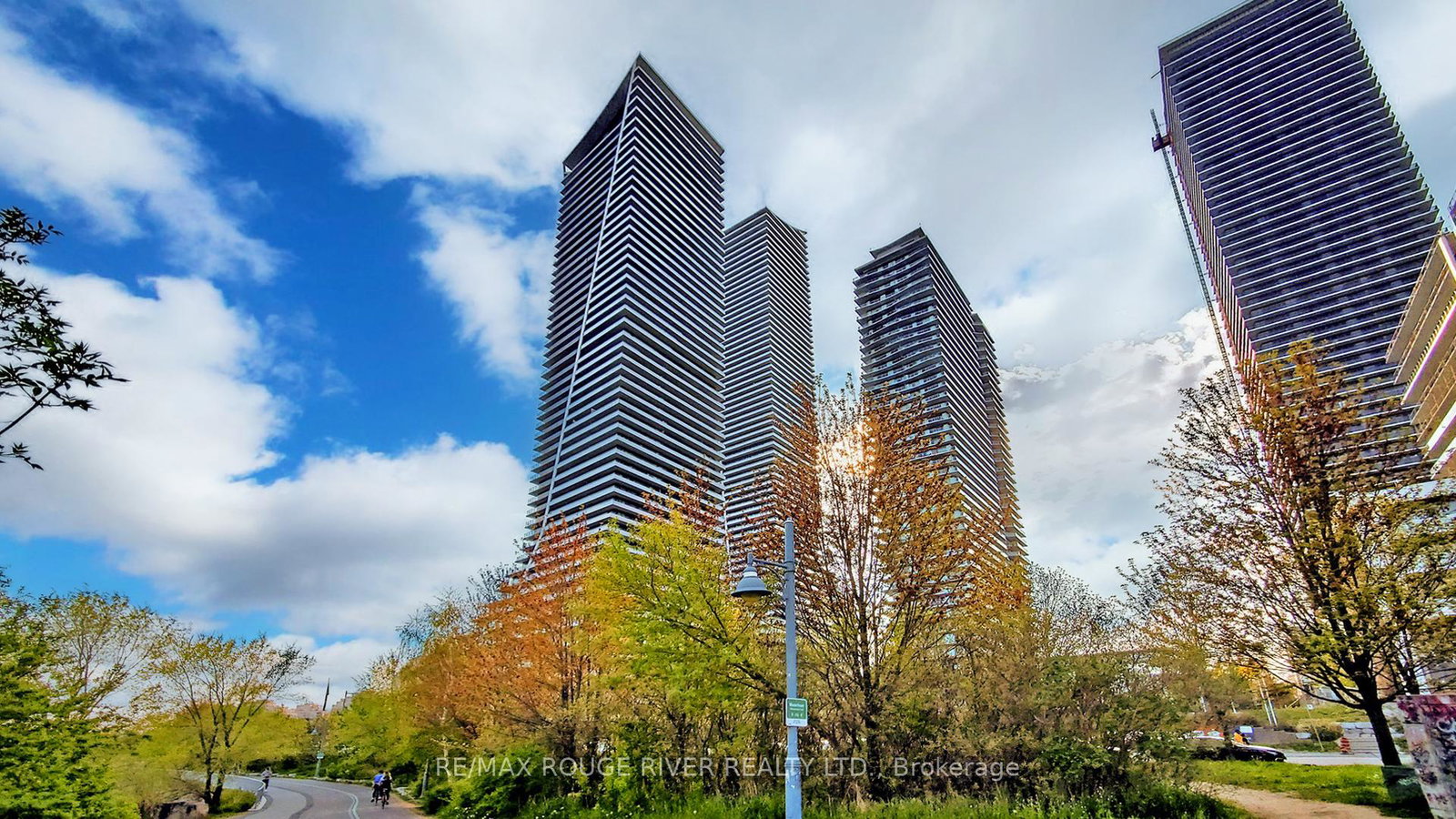 33-shore-breeze-drive-etobicoke-ontario-w12595852