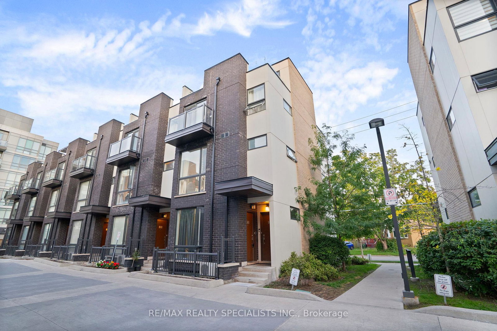 24-fieldway-road-etobicoke-ontario-w12595988