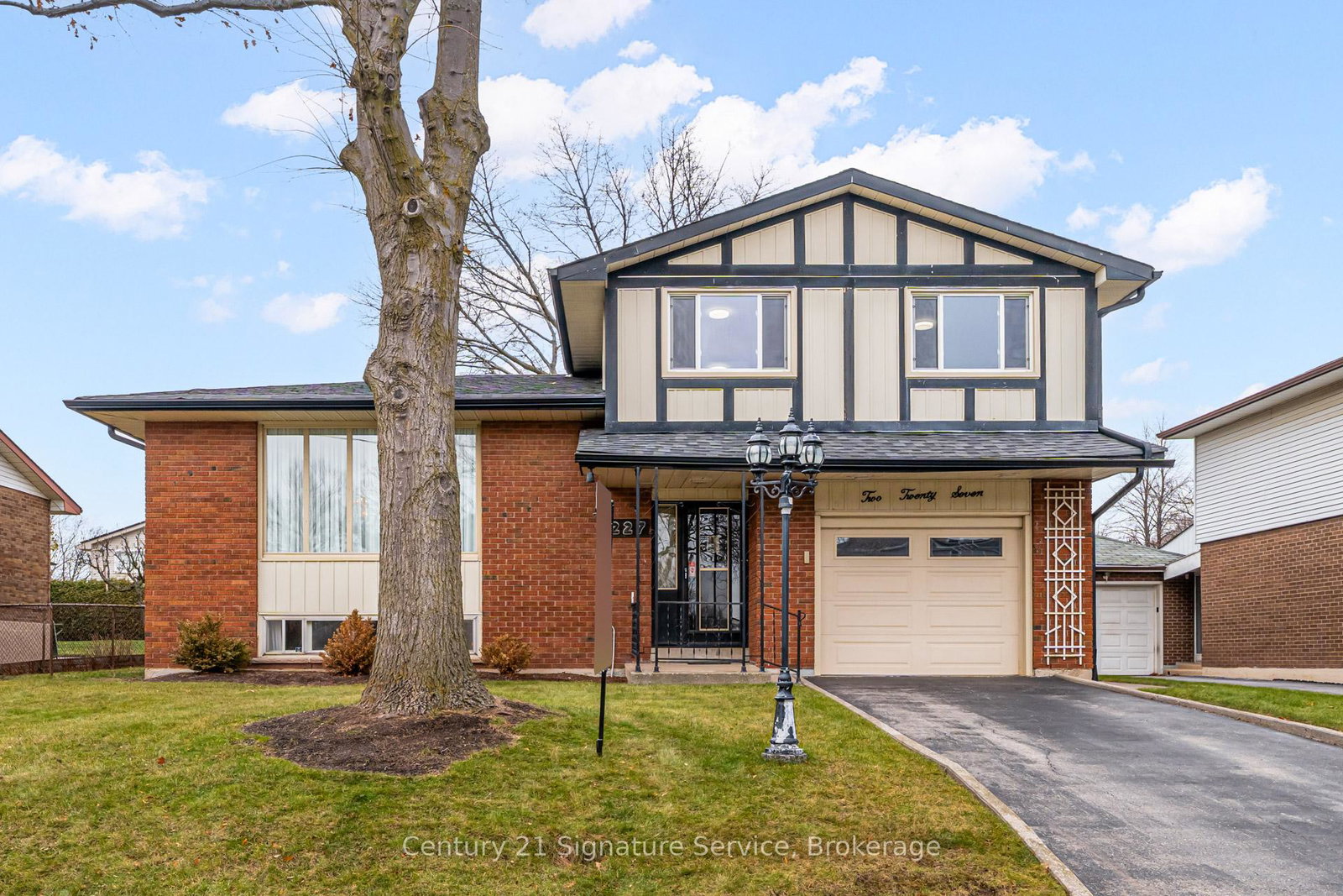 227-elmwood-road-oakville-ontario-w12597056