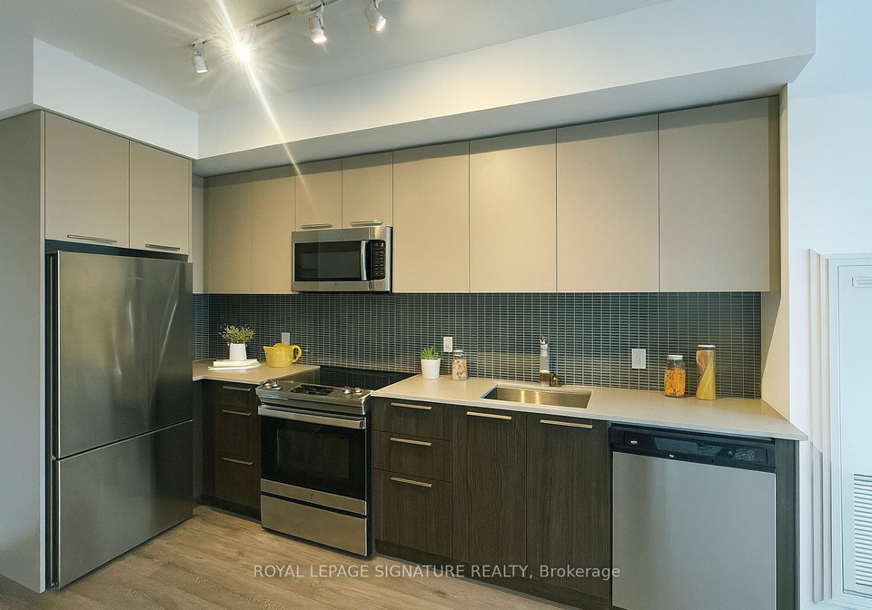 4208-dundas-street-w-etobicoke-ontario-w12598024