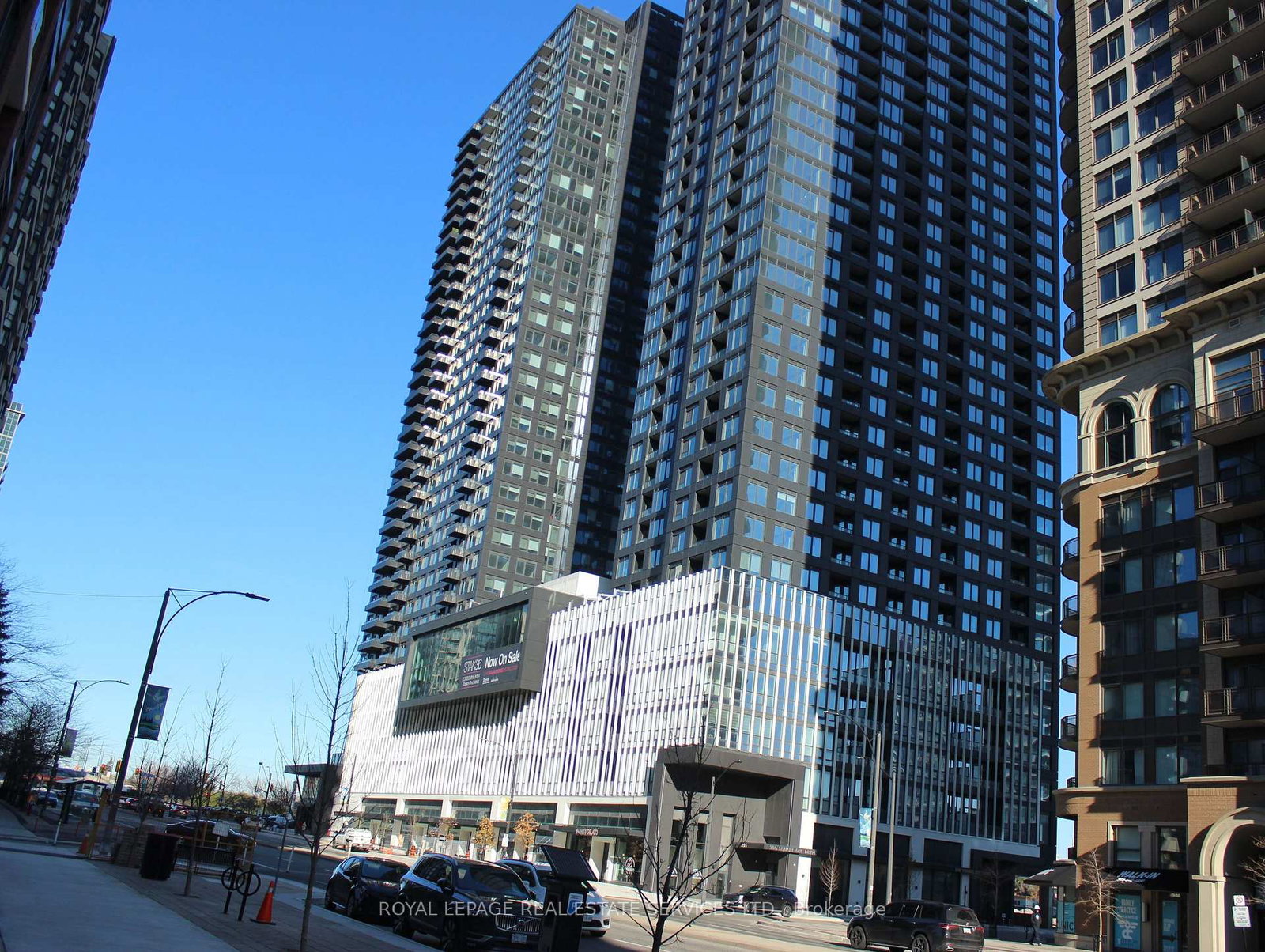 395-square-one-drive-mississauga-ontario-w12598218
