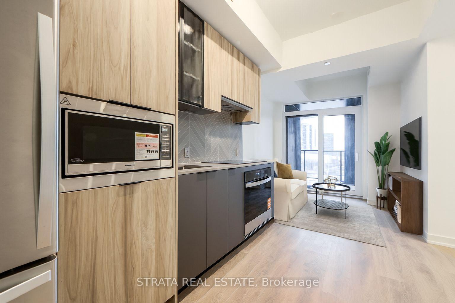 1037-the-queensway-avenue-etobicoke-ontario-w12598948