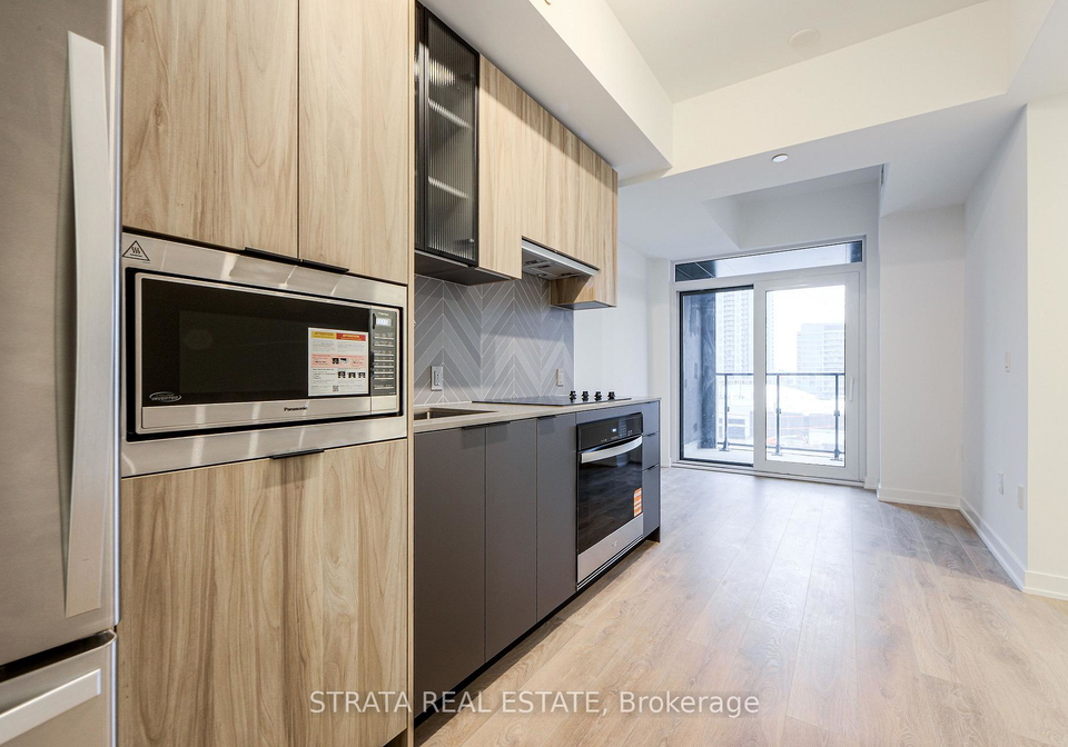 1037-the-queensway-avenue-etobicoke-ontario-w12598948