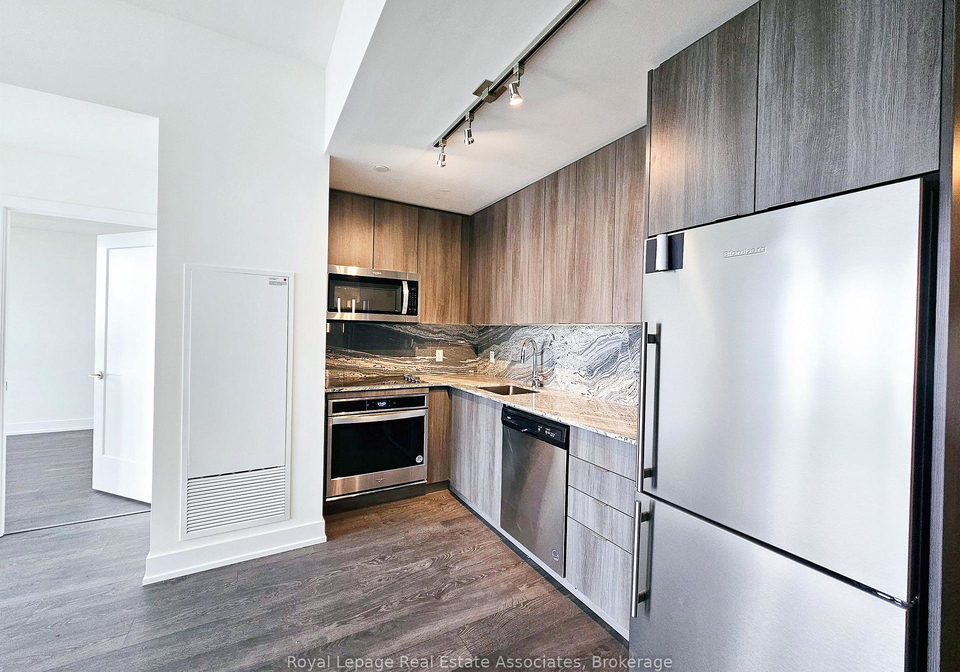 5-mabelle-avenue-etobicoke-ontario-w12599350
