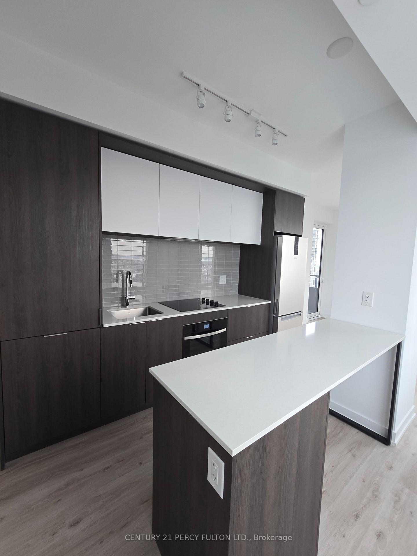 395-square-one-drive-mississauga-ontario-w12599580