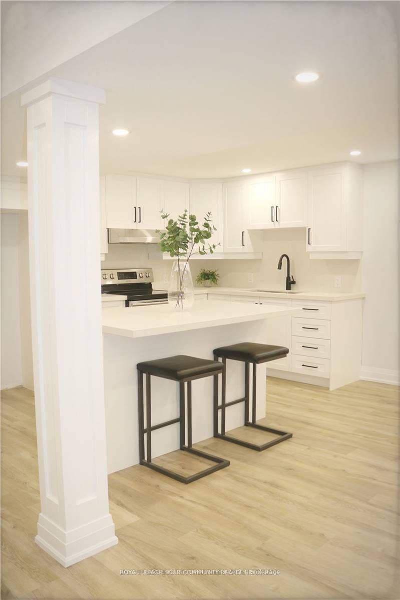 4-norgrove-crescent-etobicoke-ontario-w12599920